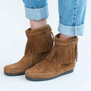 Minnetonka Fringe Boots Booties Women's Size 5
